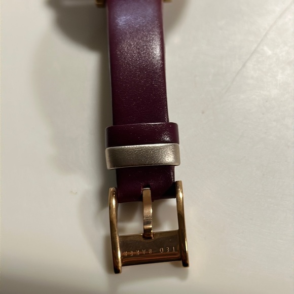 Ted Baker London analog Women's Quartz Watch - Rose Print Dial Leather - Picture 3 of 9